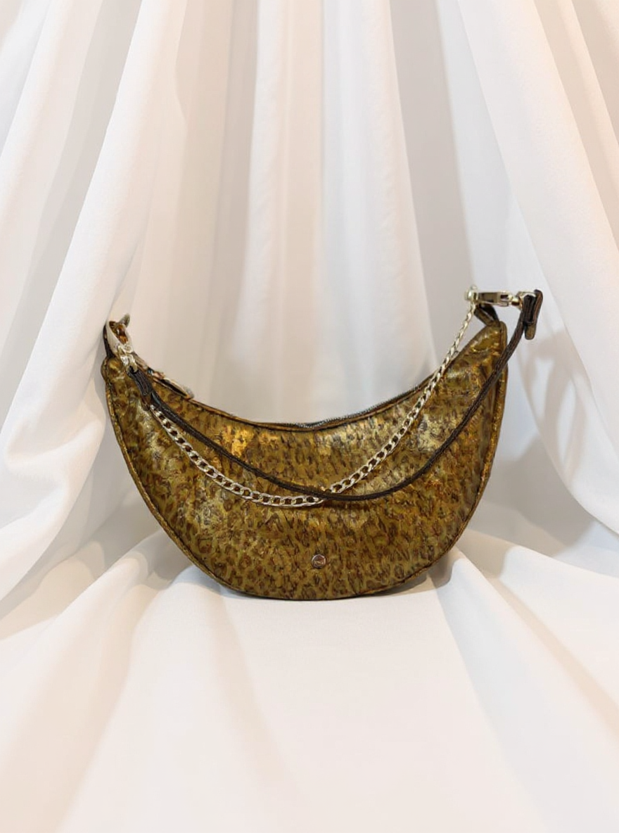 Torebka w panterkę z łańcuchem